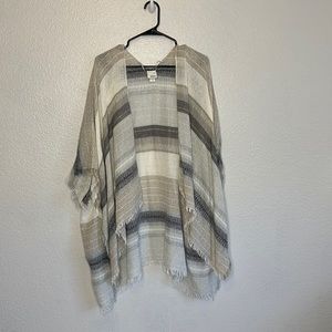 Sonoma Size L Gray Patterned Shawl